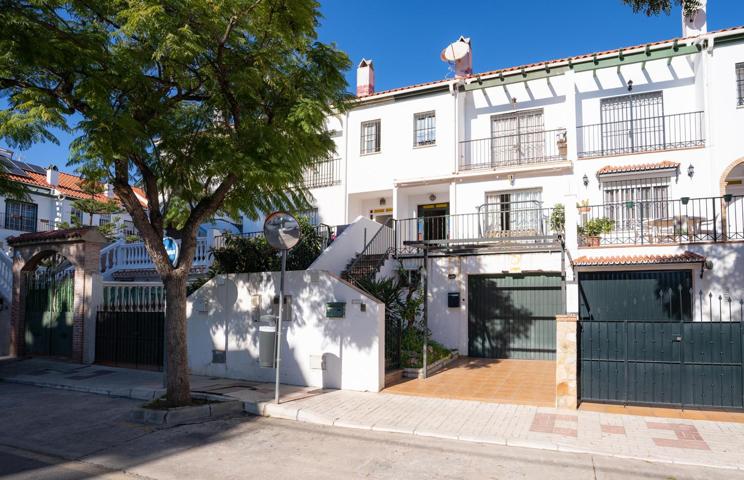 Adosado en venta en Torremolinos de 185 m2 photo 0