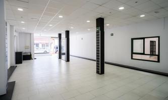 Local en venta en Torremolinos de 165 m2 photo 0