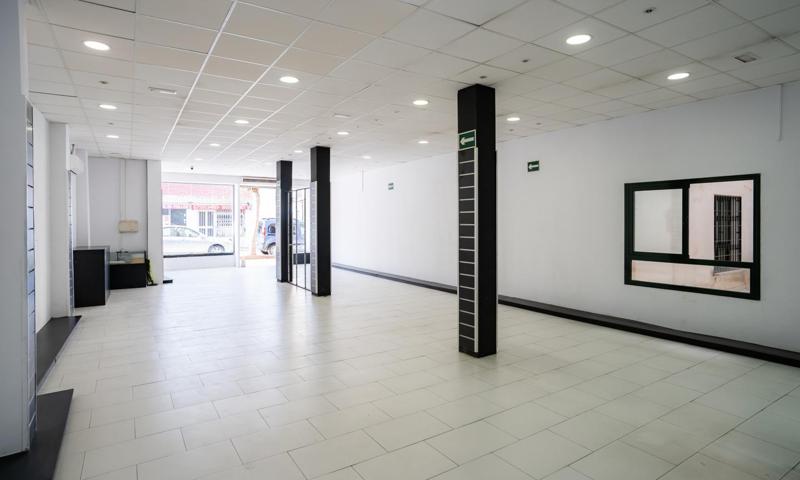 Local en venta en Torremolinos de 165 m2 photo 0