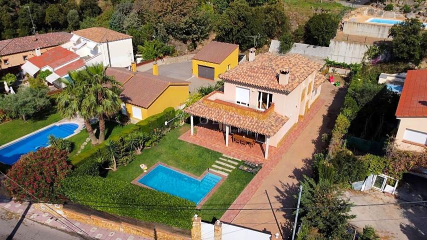 Casa independiente con piscina, garage, terraza y jardín en Santa Cristina d&#x27;Aro photo 0