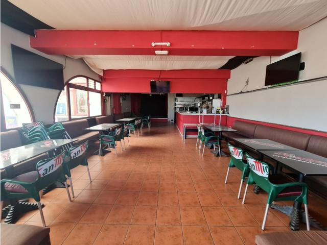 se vende local comercial en Caleta de Fuste photo 0