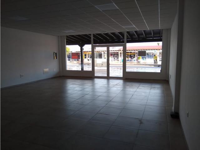 Se alquila Local comercial Corralejo photo 0
