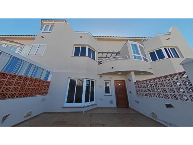 Chalet adosado en venta en calle Clavellina (REF0052456523) photo 0