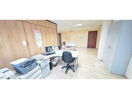 Local comercial en alquiler en Manacor photo 0