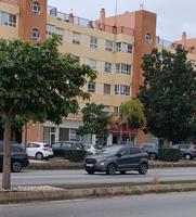 Se vende local comercial en Avenida Velázquez photo 0
