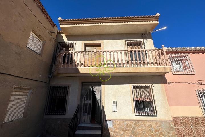 Casa de pueblo en la venta en Oria photo 0