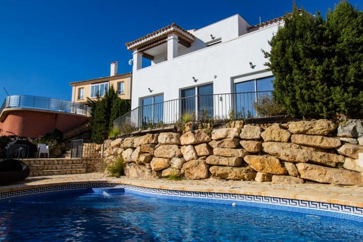 La villa única en Sierra Cortina photo 0