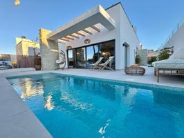 Sofisticada Villa especialmente diseñada para ti + con piscina y enorme solarium con vistas al mar photo 0