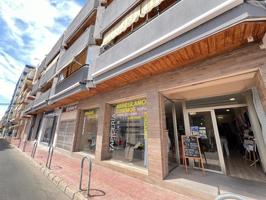 LOCAL PARA NEGOCIO! CON 264 M2. CON LICENCIA HOSTELERIA! CENTRO DE TORREVIEJA! PLAYA A 200 METROS. photo 0