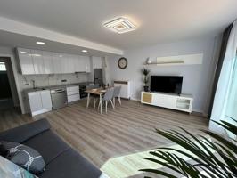REFORMADO APARTAMENTO CON GARAJE INCLUIDO. PISCINA EN PLANTA BAJA CON PARCELA DE 80 M2. photo 0
