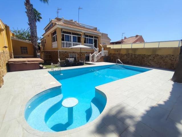 ESPECTACULAR CHALET DE 6 DORMITORIOS Y 4 WC EN AGUAS NUEVAS photo 0