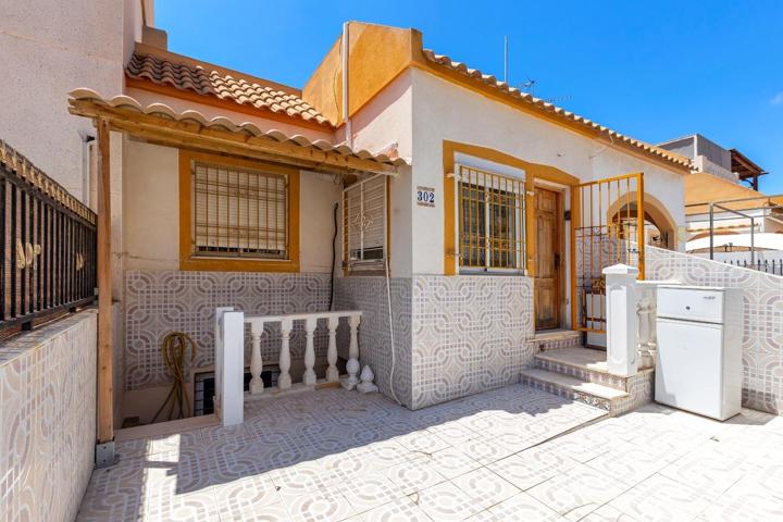 Acogedor Bungalow en Torrevieja: Preciosa piscina comunitaria con solárium privado. 2 habitaciones 1 baño photo 0