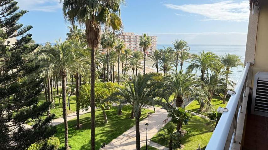 Primera linea! Magnífico apartamento con vistas al mar en El Palmeral 3 dormitorios, 2 baños photo 0