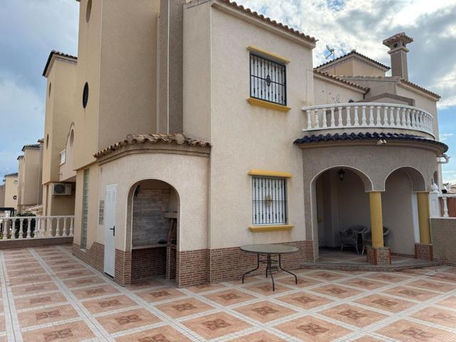 Ref.7474 Triplex de 3 habitaciones en Zodiaco Beach 4, Orihuela Costa. photo 0