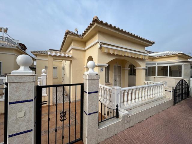 BUNGALOW ADOSADO SIN VECINOS ARRIBA EN RESIDENCIAL DAVINCI, TORREVIEJA. photo 0