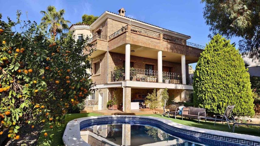 VILLA EN CIUDAD QUESADA. 5 DORM. 4 BAÑOS. CON PISCINA PRIVADA. PARCELA 850M2. CASA 364 M2. photo 0