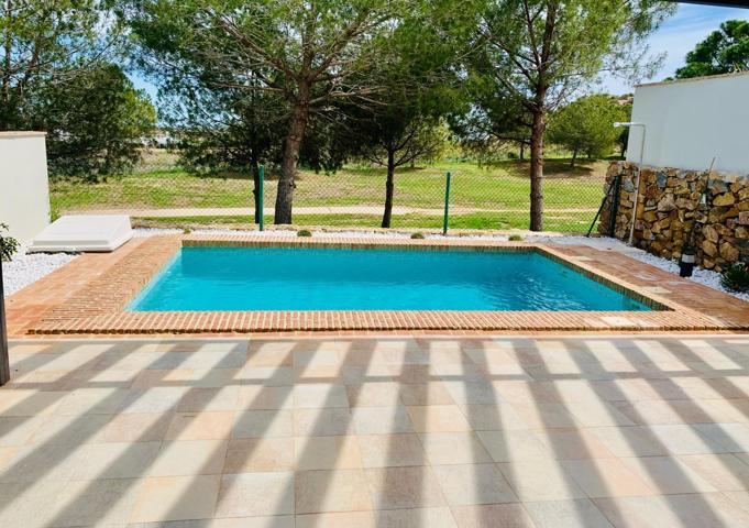 Maravillosa villa adosada en primera línea de golf con piscina privada . photo 0
