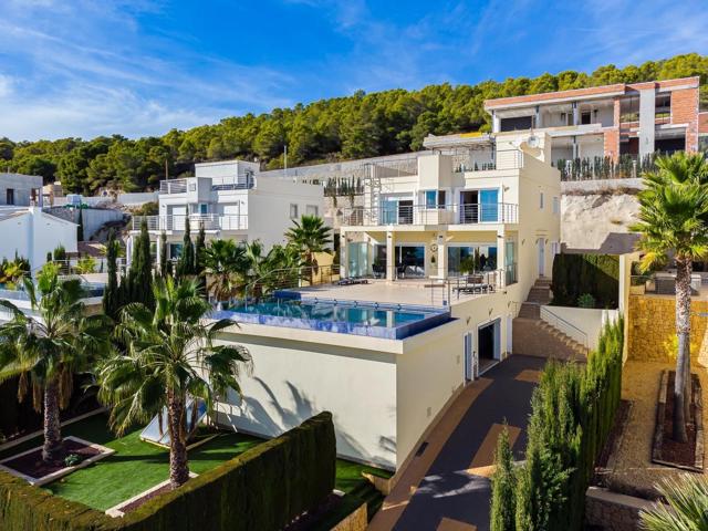 Lujosa villa en venta en Calpe photo 0
