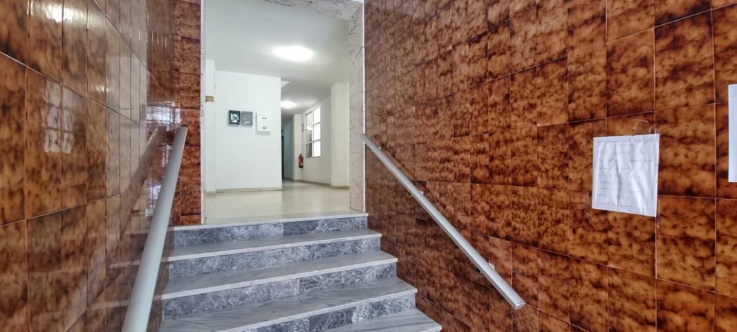 Se vende grande piso con vistas al mar en Torrevieja photo 0