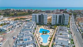 ÁTICO EN MIL PALMERAS CON SOLARIUM PRIVADO DE 30 M2. GARAJE. 2 DORM. 2 BAÑOS. PISCINA. PLAYA 200 MET photo 0