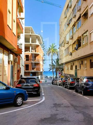 ENCANTO COSTERO Y COMODIDAD TOTAL: PLANTA BAJA CON PARKING, TRASTERO Y PISCINA A 150m DE LA PLAYA photo 0