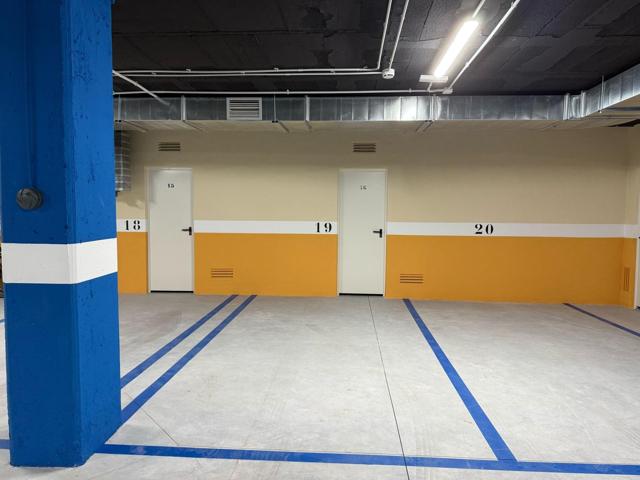Se vende plaza de garaje y trastero en el centro photo 0