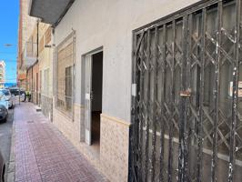 SE VENDE LOCAL COMERCIAL CON 261 M2. A 150 METROS DE LA PLAYA. PARA CUALQUER TIPO DE NEGOCIO. photo 0