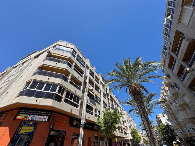 APARTAMENTO EN AVENIDA DE LAS HABANERAS CON PISCINA. 2 DORM. 1 BAÑO. PISCINA. PLAYA A 300 METROS. photo 0