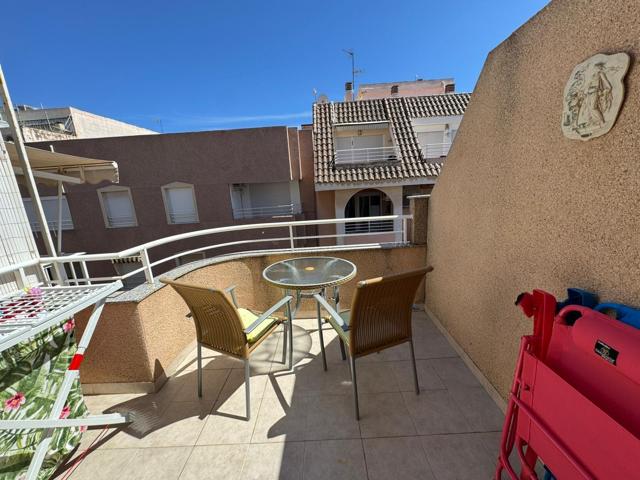 ¡Apartamento ático en venta a sólo 100 metros del paseo central! photo 0