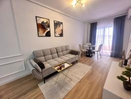 Un maravilloso apartamento después de la renovación, situado a sólo 500 metros del mar. photo 0