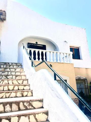 Bungalow en Torrevieja ideal para invertir y vivir la vida Mediterránea photo 0