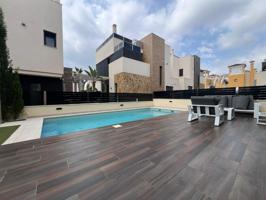 VILLA DE LUJO EN LOMAS DE CABO ROIG CON PISCINA PRIVADA Y PARCELA DE 200 M2. 3 DORM. 3 BAÑOS. photo 0
