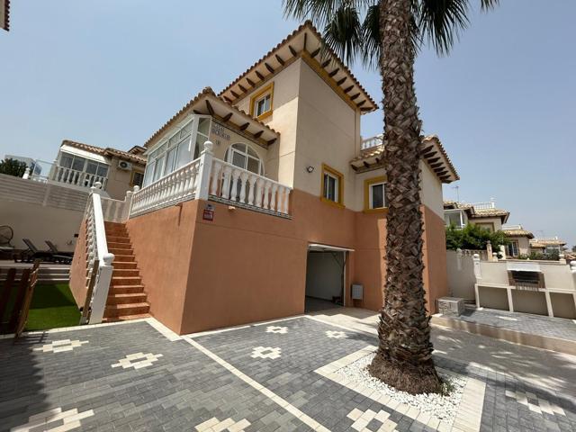 Preciosa casa con garaje y piscina privada en la Zenia photo 0