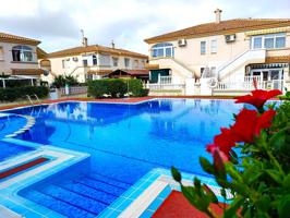 Exclusivo bungalow planta alta con 2 dormitorios, 1 baño, con piscina y parking photo 0