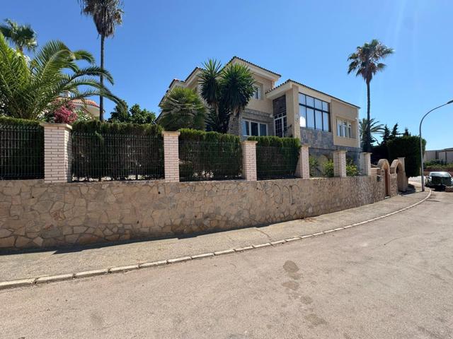 VILLA DE LIJO EN CAMPOAMOR CON 639 M2 DE CASA. PARCELA 800 M2. PISCINA PROPIA. 5 DORM. 4 BAÑOS. PLAYA A 650 METROS. photo 0