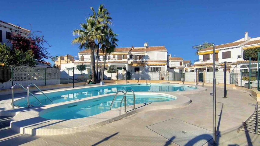 BUNGALOW PLANTA ALTA CON AMPLIA TERRAZA Y PARCELA DE 20 M2. ZONA TORREBLANCA. 2 DORM. 1 BAÑO. 2 PISCINAS CIMUNITARIAS. photo 0