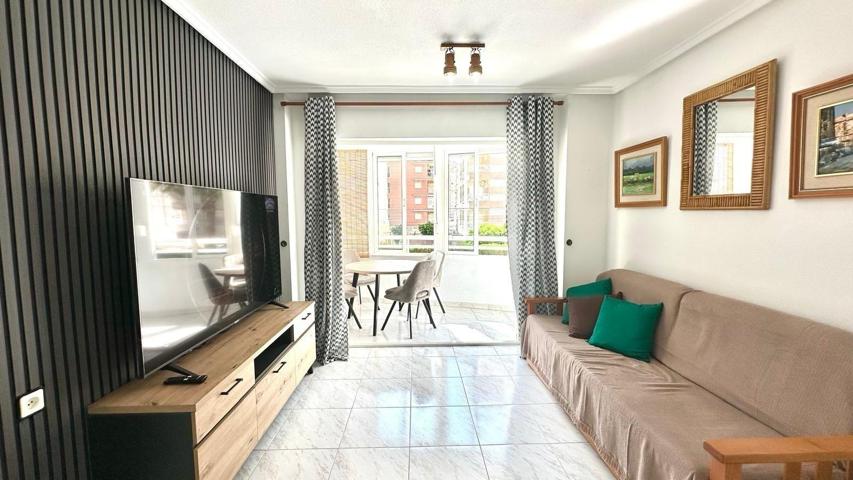 APARTAMENTO EN NUEVA TORREVIEJA CON TERRAZA ACRISTALADA CON 60 M2. 2 DORM. 1 BAÑO. photo 0