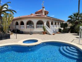 VILLA ESTILO MEDITERRANEO EN CIUDAD QUESADA CON 4 DORM. 2 BAÑOS. PARCELA 700 M2. Y CASA 233M2. PISCINA PRIVADA. PARKING photo 0