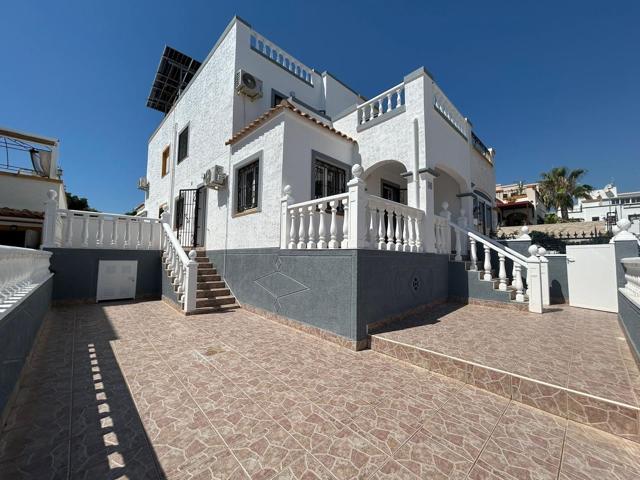 REFORMADO ADOSADO EN LOS ALTOS DE 3 DORM. 2 BAÑOS. CON PISCINA Y CON GRAN SOLARIUM Y PARCELA. PARKING+TRASTERO 30 M2. photo 0