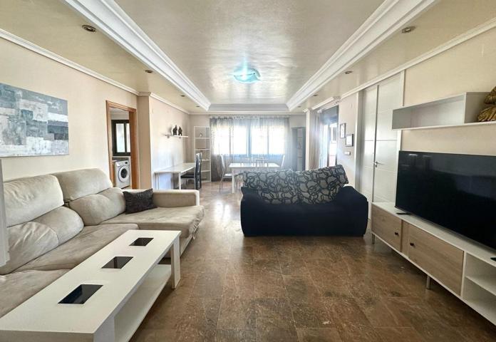 GRANDE APARTAMENTO DE 4 DORM. 2 BAÑOS. A 400 METROS DEL PUERT0 DE TORREVIEJA CON 130 M2. Y GRAN TERRAZA. photo 0