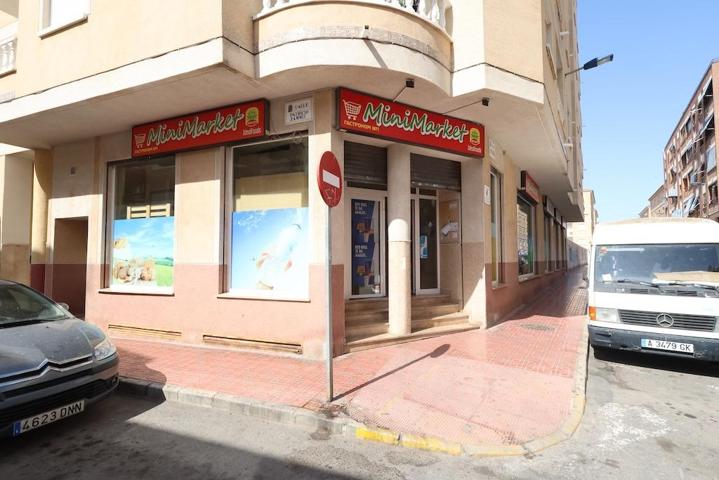 LOCAL COMERCIAL CON 450 M2 A 350 METROS DE PLAYA DCEL CURA. photo 0
