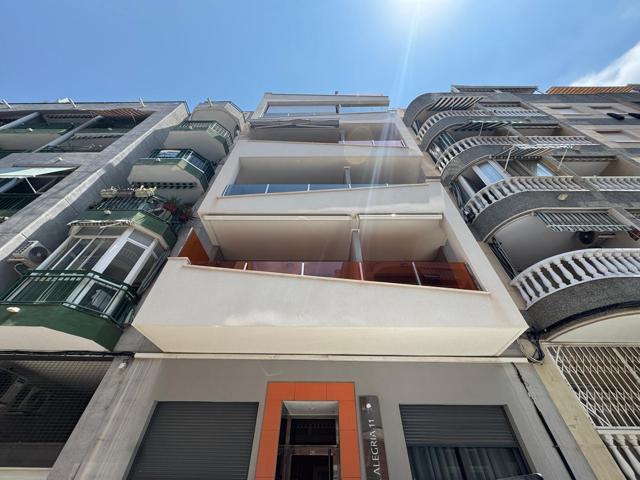 ÁTICO EN ALEGRIA XI CON SOLARIUM PRIVADO DE 35 M2. 1 DORM. 1 BAÑO. 46 M2. PISCINA COMUNITARIA. PLAYA A 450 METROS. photo 0