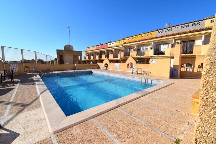 Unifamiliar Pareada En venta en Playa Flamenca, Orihuela Costa photo 0