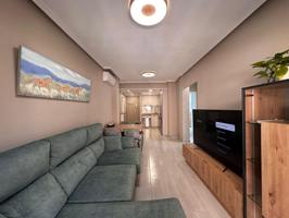 Gran apartamento reformado en esquina y plena centro de Torrevieja ! photo 0