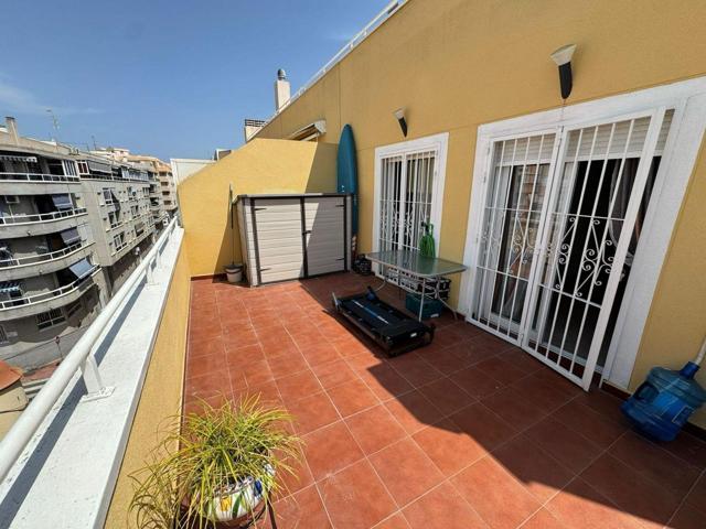 ÁTICO CON AMPLIA TERRAZA! 2 DORM. 1 BAÑO. CON SUPERFICIE DE 75 M2. PLAYA A 650 METROS. photo 0