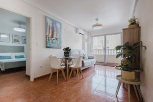 APARTAMENTO EN MUY BUEN ESTADO RODEADO DE TODOS LOS SERVICIOS photo 0