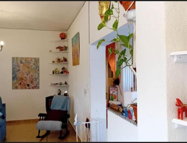 BONITA CASA ADOSADA EN ALMORADÍ: 4 HAB, 2 BAÑOS photo 0