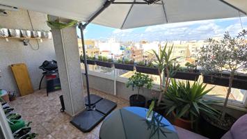 ÁTICO DE 1 HABITACIÓN CON VISTAS DESPEJADAS + PARKING OPCIONAL photo 0