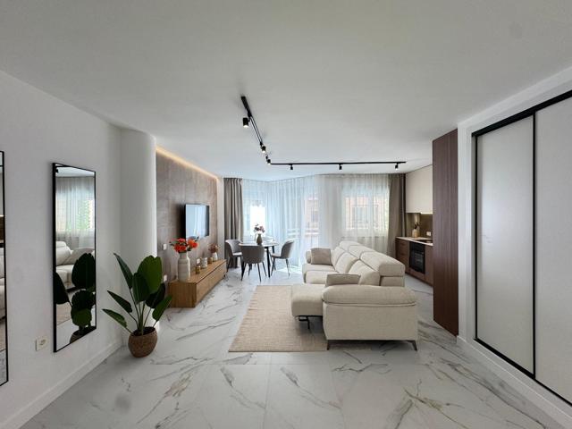 APARTAMENTO TOTALMENTE REFORMADO CON SUPERFICIE DE 105 M2 Y A 400 METROS DE PLAYA. 3 DORM. 2 BAÑOS. photo 0