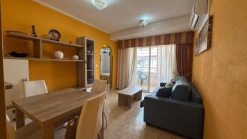 Exclusivo apartamento con 2 dormitorios y piscina, 650 m. de la playa photo 0